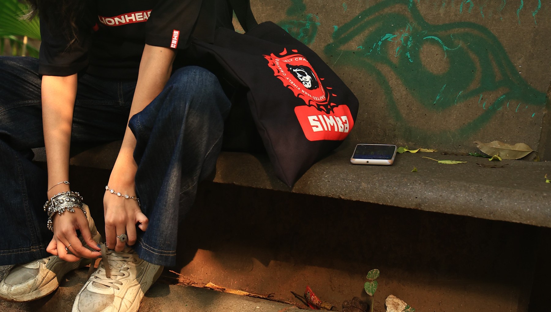 The tee and tote worn on the street
